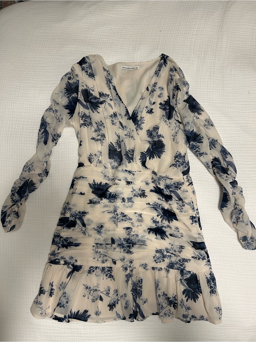 Abercrombie Floral Wrap V-Neck Long Sleeve Dress in Cream and Navy